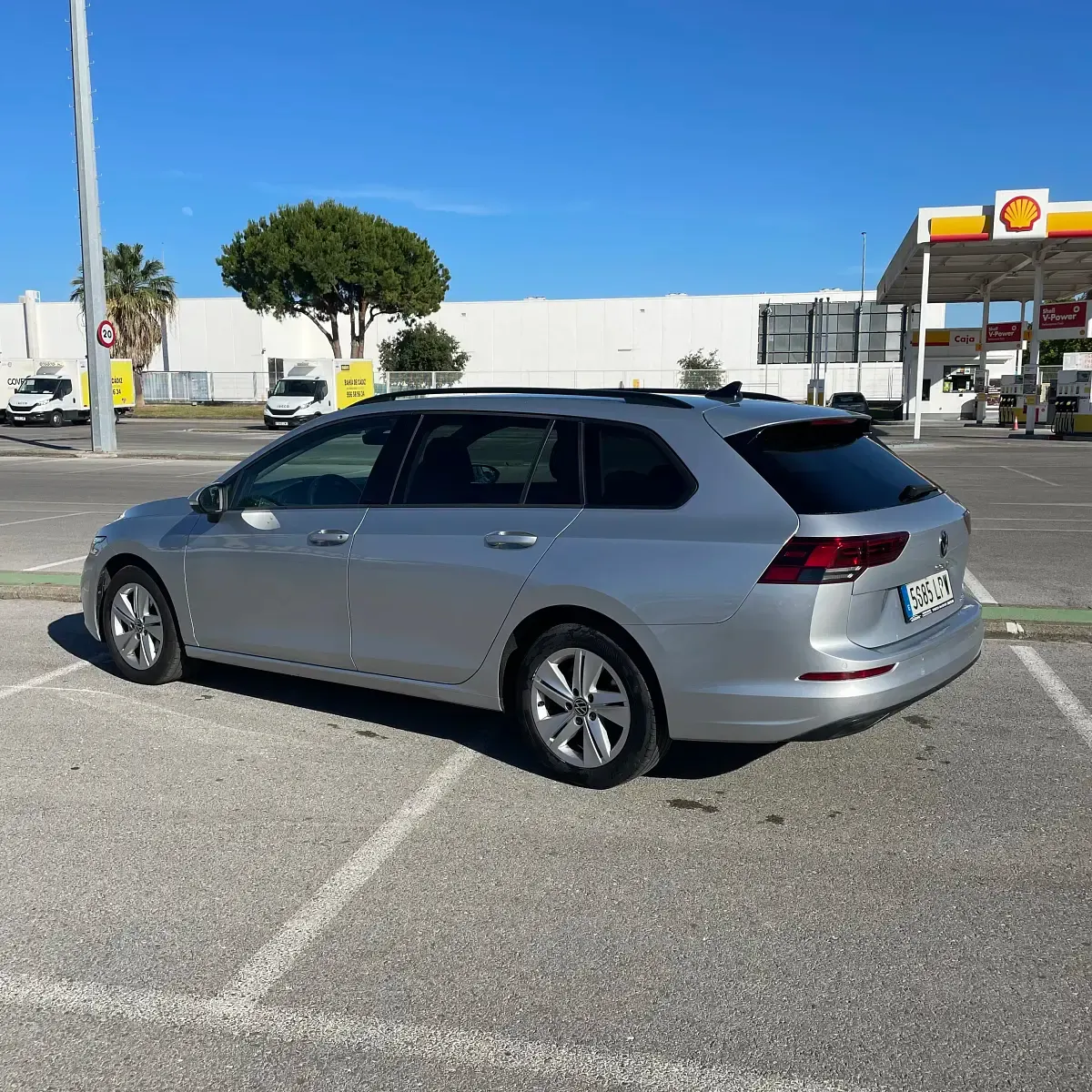 Usado VW Golf VIII Life 110 CV (80 kW) 2021 Blanco Familiar