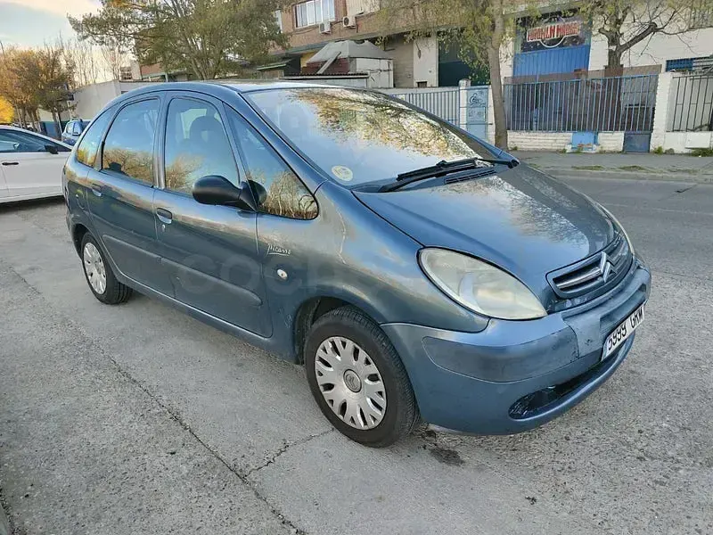 Usado Citroën Xsara Picasso 92 CV (67 kW) 2009 Gris / plata Monovolumen