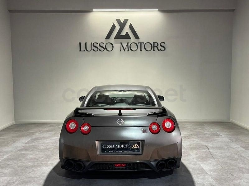 Usado Nissan GT-R Premium Edition 485 CV (356 kW) 2010 Gris / plata Coupe