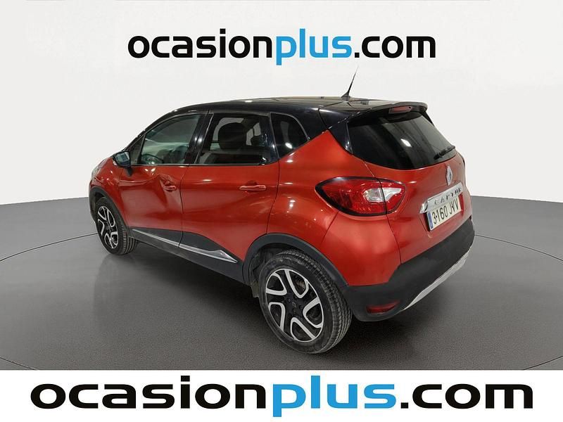 Usado Renault Captur Zen 90 CV (66 kW) 2016 Rojo SUV
