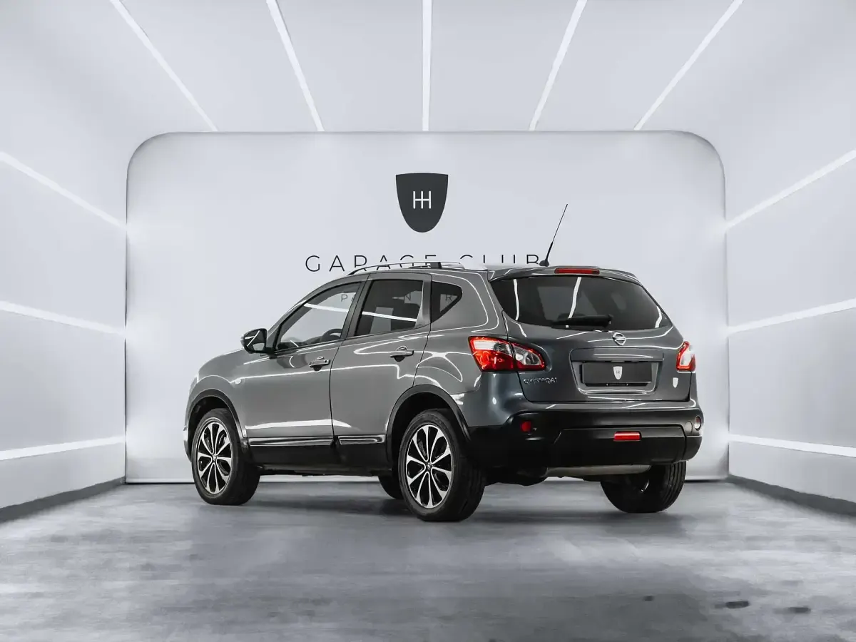 Usado Nissan Qashqai Tekna 140 CV (102 kW) 2011 Gris / plata SUV