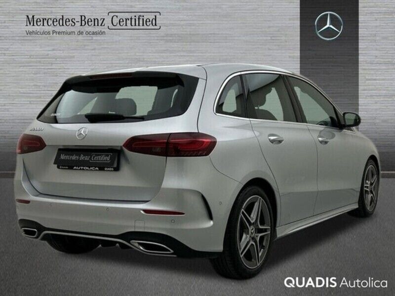 Usado Mercedes B200 150 CV (110 kW) 2023 Gris plata Monovolumen