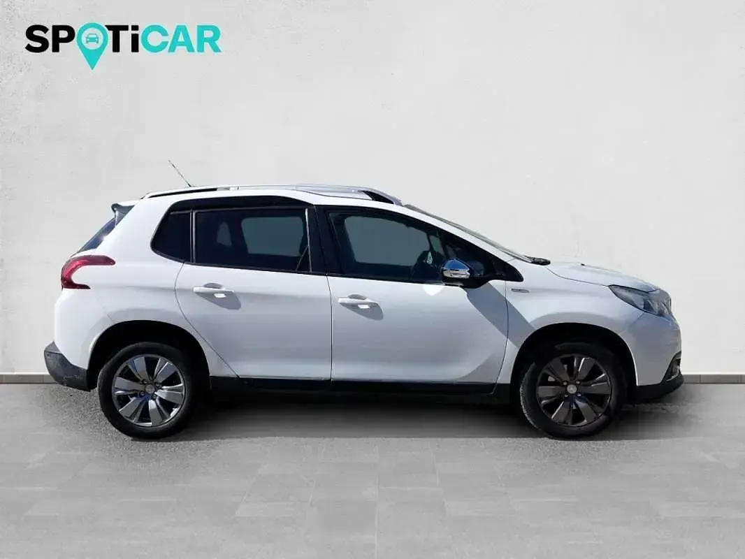 Usado Peugeot 2008 Style 110 CV (80 kW) 2018 Blanco SUV