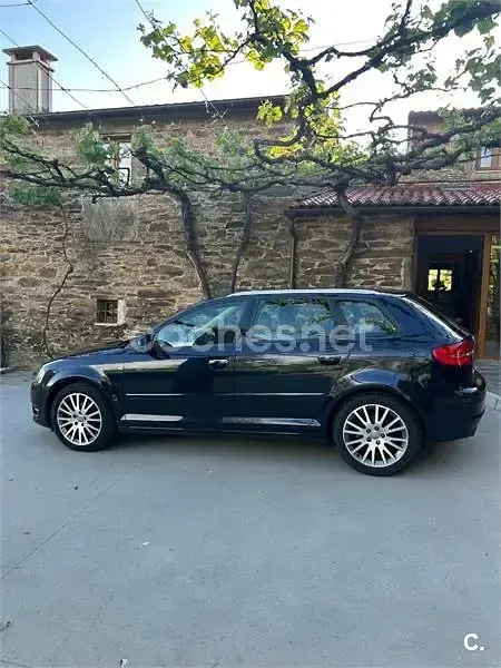 Usado Audi A3 Sportback Ambition 160 CV (117 kW) 2011 Azul Utilitario