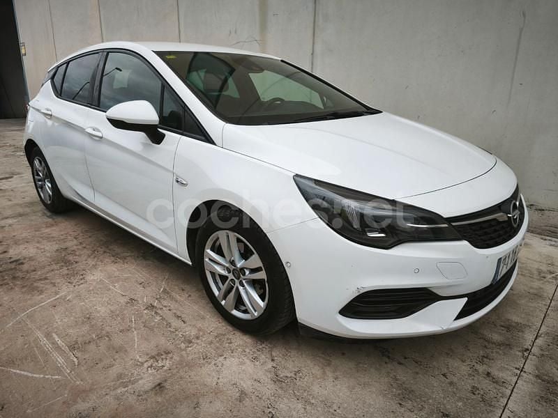 Usado Opel Astra 110 CV (80 kW) 2020 Blanco Berlina