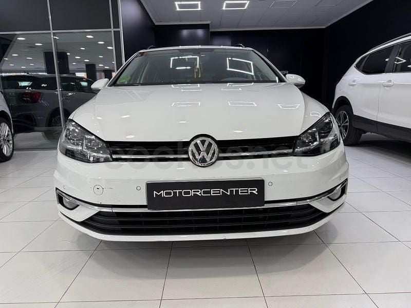 Usado VW Golf VII Advance 150 CV (110 kW) 2019 Blanco Familiar