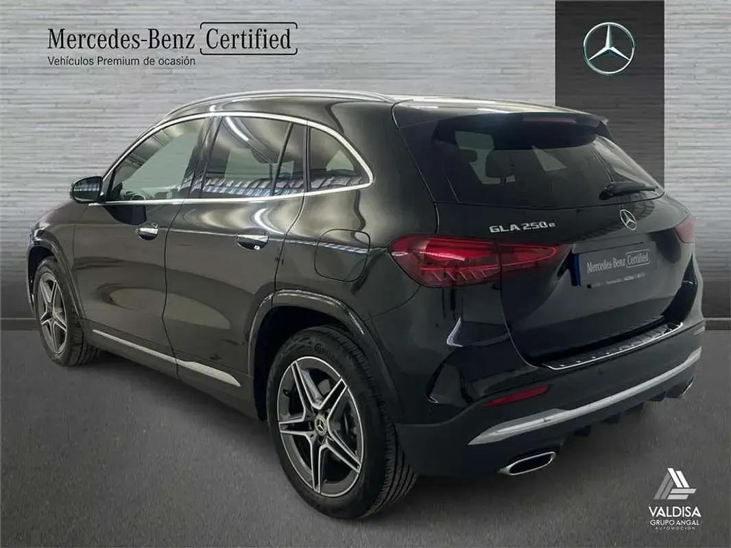 Usado Mercedes GLA250 218 CV (160 kW) 2025 SUV