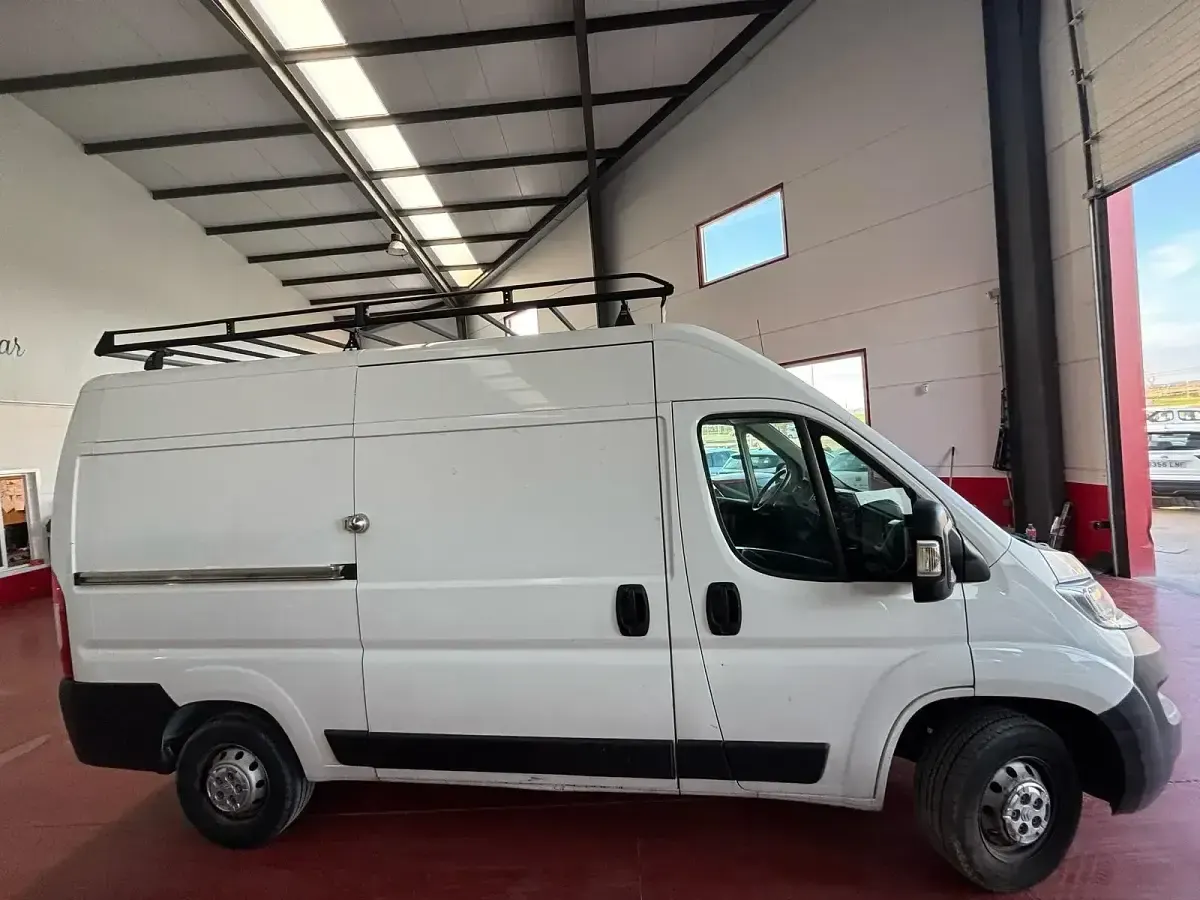 Begagnad Citroën Jumper 120 HK (88 kW) 2021 Vit Minibuss