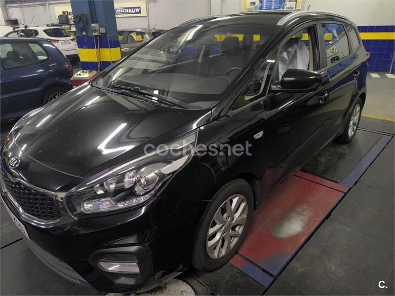 Usado Kia Carens 115 CV (84 kW) 2017 Negro Monovolumen