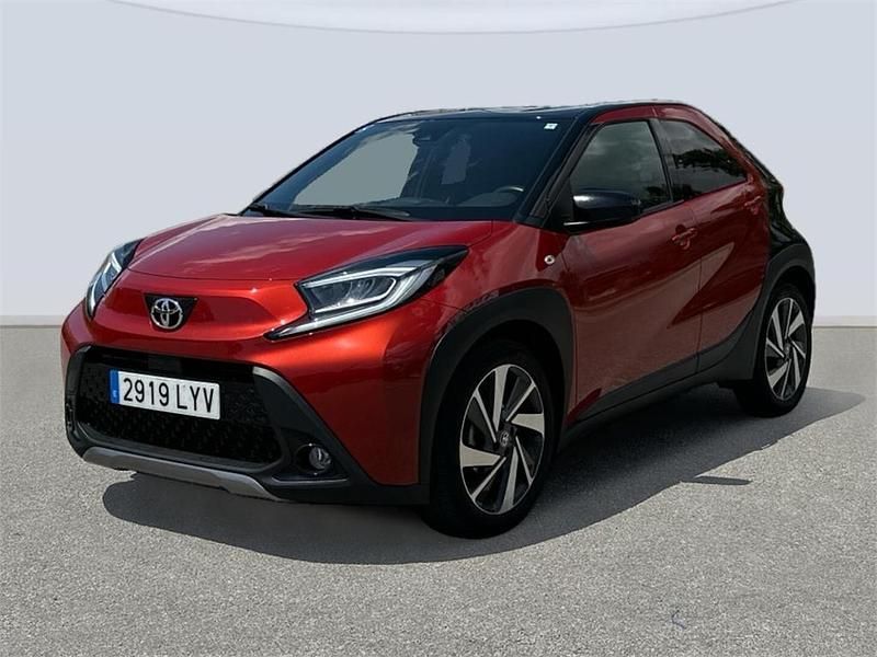 Rojo Usado 2022 Toyota Aygo Utilitario | 16.625 € (Caro) - Imagen 1/4