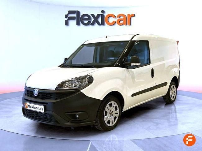 Usado Fiat Doblò 105 CV (77 kW) 2022 Blanco Monovolumen