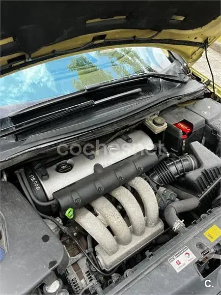 Usado Citroën C4 180 CV (132 kW) 2004 Beige Berlina