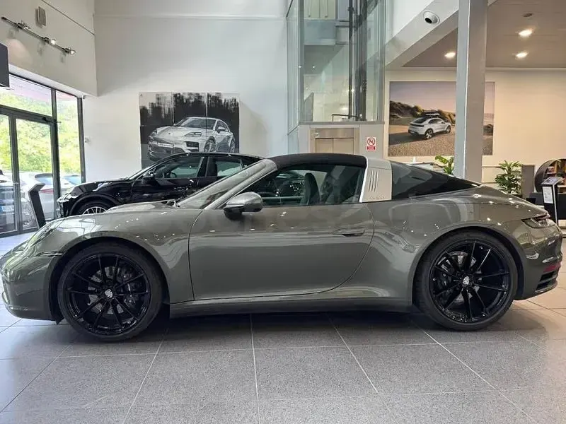 Usado Porsche 911 385 CV (283 kW) 2023 Verde Coupe