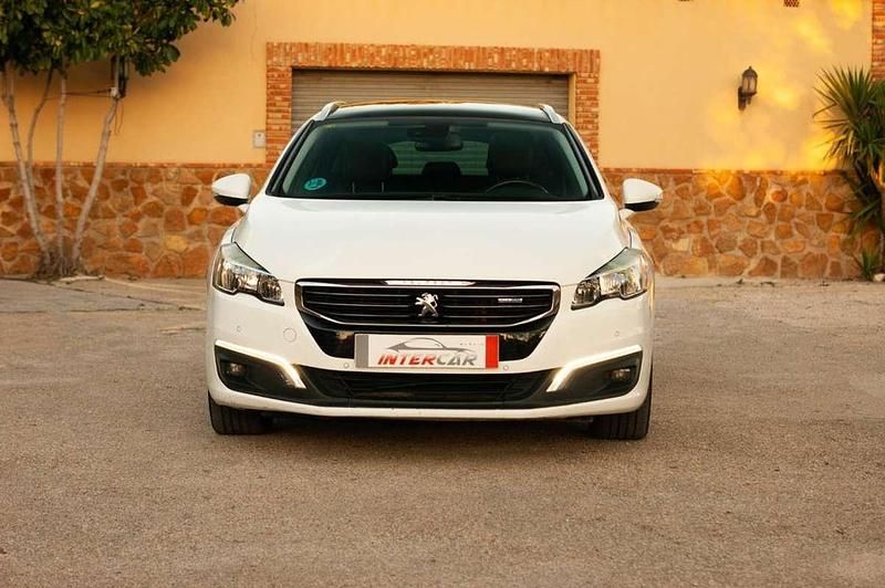 Usado Peugeot 508 SW Allure 181 CV (133 kW) 2015 Blanco Familiar
