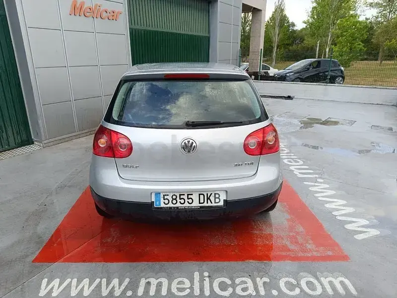 Usado VW Golf IV Sportline 140 CV (102 kW) 2005 Gris / plata Berlina