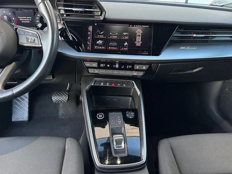 Usado Audi A3 150 HP (110 kW) 2020 Cinzento Sedan