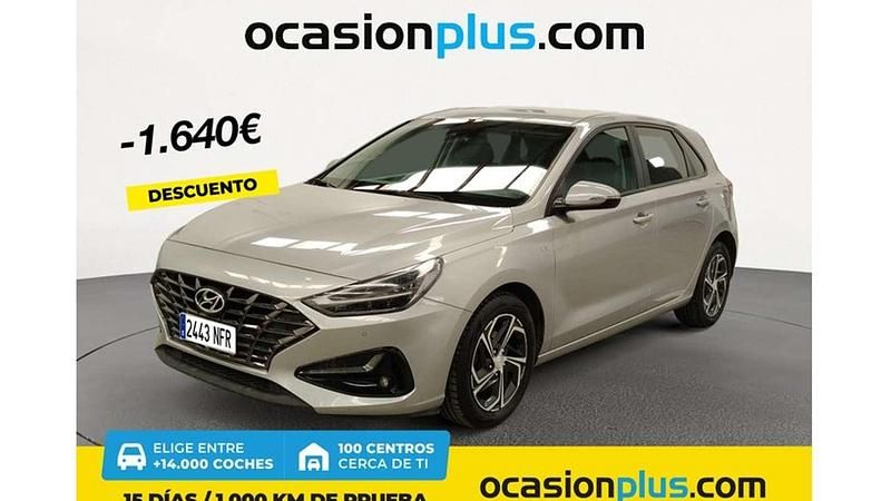 Plateado Usado 2022 Hyundai i30 Utilitario | 15.446 € (Precio justo) - Imagen 1/4
