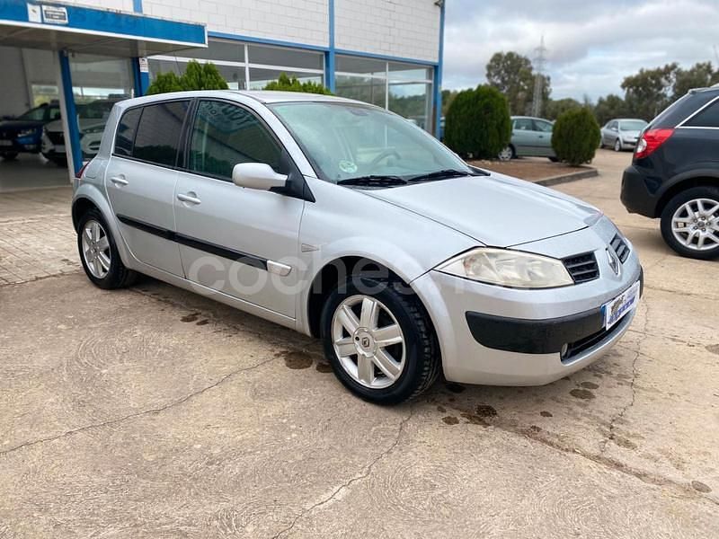 Usado Renault Mégane II Authentique 105 CV (77 kW) 2005 Gris / plata Berlina
