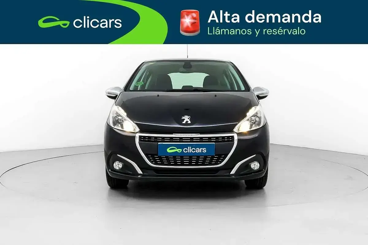 Usado Peugeot 208 Signature Sky 110 CV (80 kW) 2018 Negro Utilitario