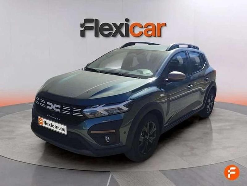 Usado Dacia Sandero Extreme 101 CV (74 kW) 2025 Verde Utilitario