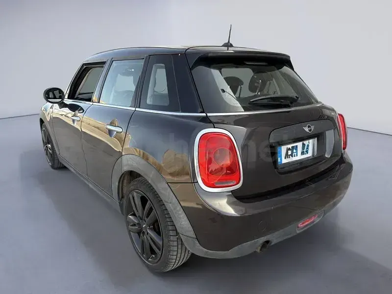 Usado Mini ONE 102 CV (75 kW) 2016 Negro Utilitario