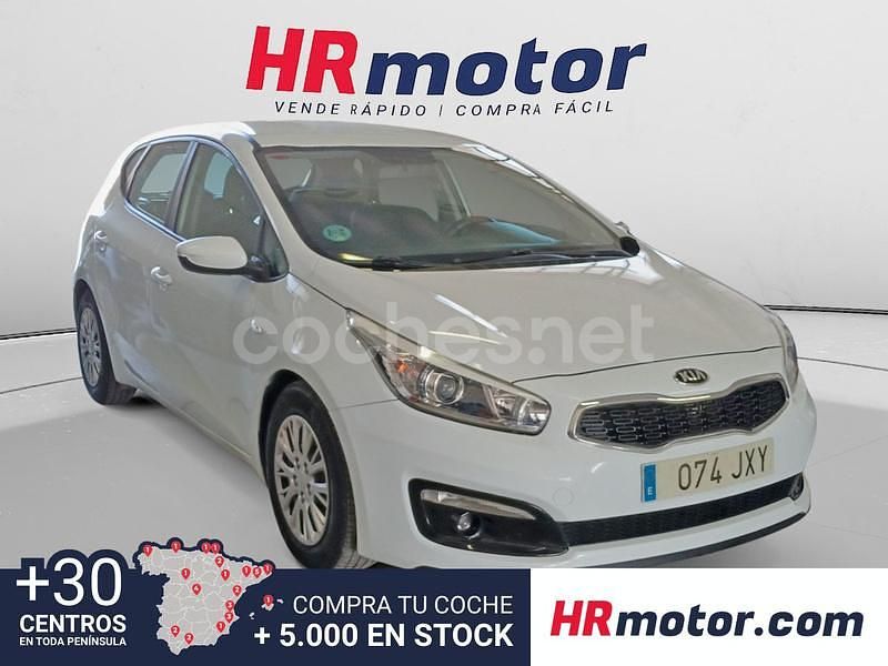 Blanco Usado 2017 Kia Ceed GT Plus Berlina | 11.410 € (Un poco caro) - Imagen 1/4