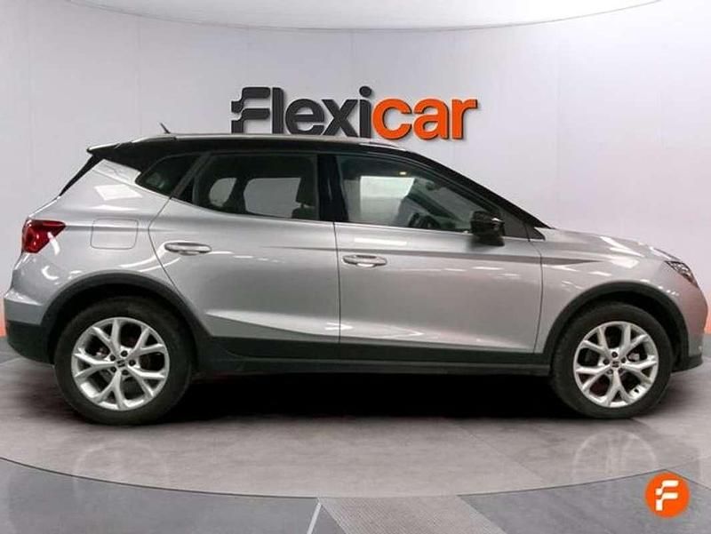 Usado Seat Arona FR 110 CV (80 kW) 2024 Gris SUV