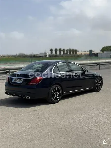 Usado Mercedes C300 AMG line 231 CV (169 kW) 2015 Azul Berlina