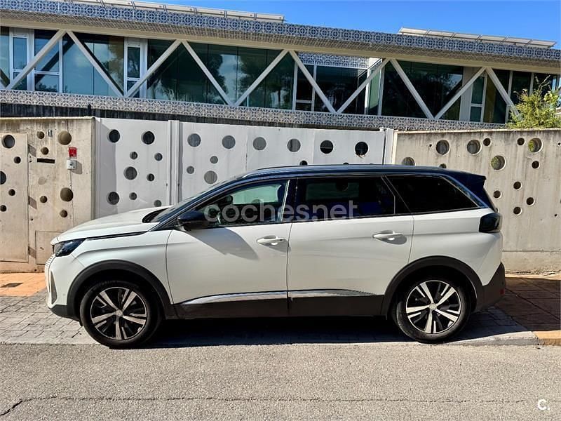 Usado Peugeot 5008 Allure 130 CV (95 kW) 2022 Blanco SUV