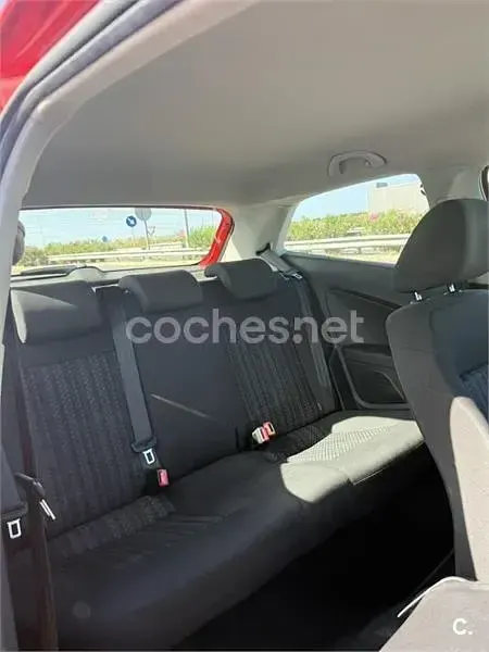 Usado VW Polo Edition 75 CV (55 kW) 2014 Rojo Berlina