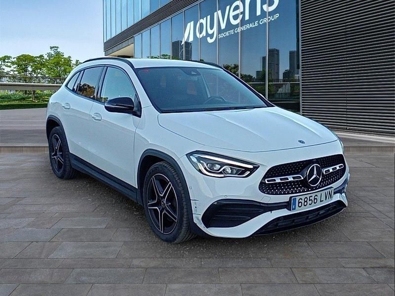 Usado Mercedes GLA200 150 CV (110 kW) 2021 Blanco SUV