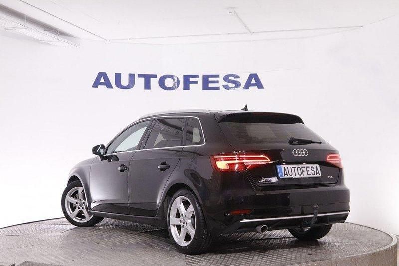 Usado Audi A3 Sportback 110 CV (80 kW) 2016 Negro Utilitario