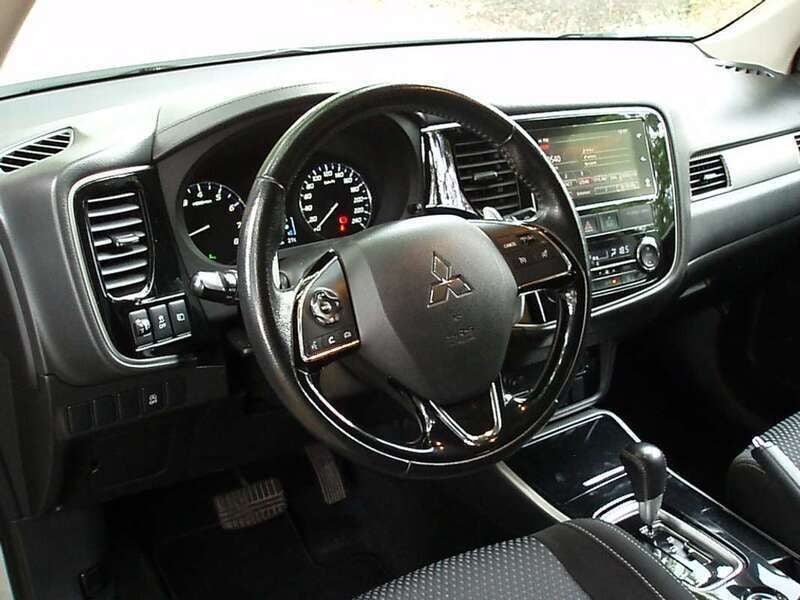 Usado Mitsubishi Outlander Motion 150 CV (110 kW) 2018 Blanco SUV