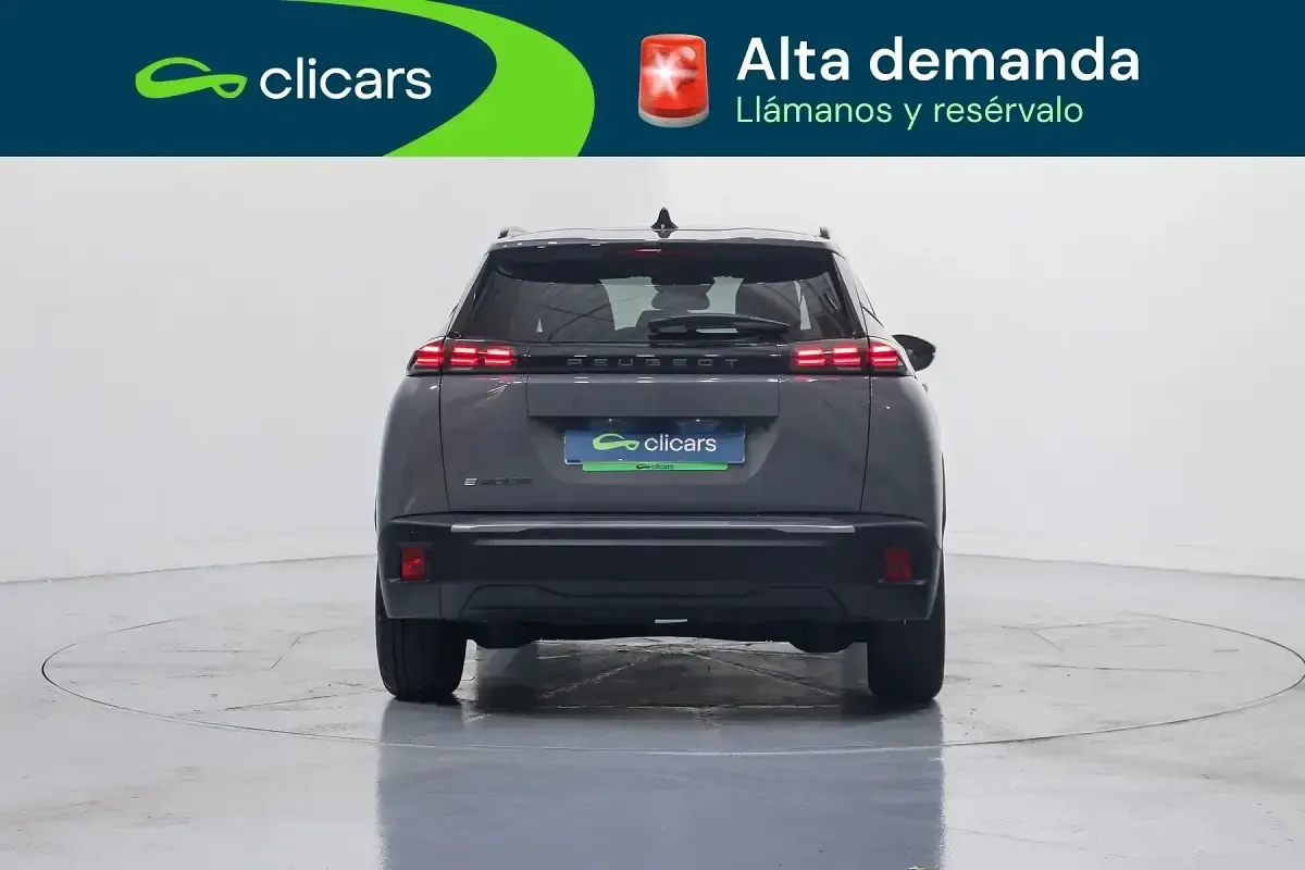 Usado Peugeot e-2008 Allure 114 kW (156 CV) 2025 Gris SUV