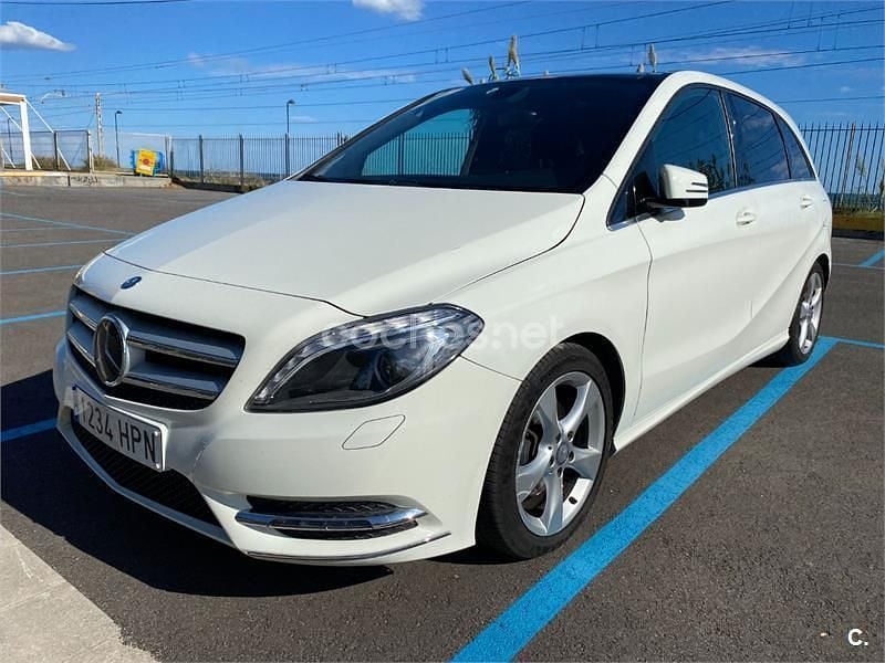Usado Mercedes B180 109 CV (80 kW) 2013 Blanco Monovolumen