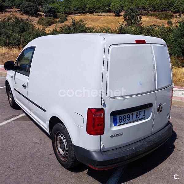 Usado VW Caddy Business 75 CV (55 kW) 2016 Blanco Monovolumen
