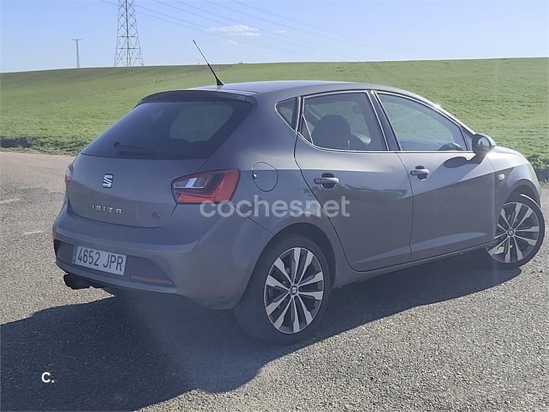 Usado Seat Ibiza SC Crono 90 CV (66 kW) 2016 Gris / plata Utilitario