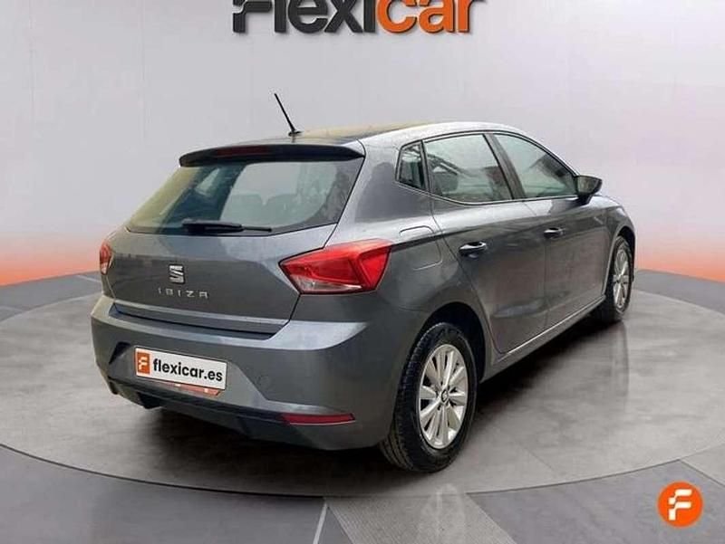 Usado Seat Ibiza CONNECT 75 CV (55 kW) 2018 Gris Utilitario
