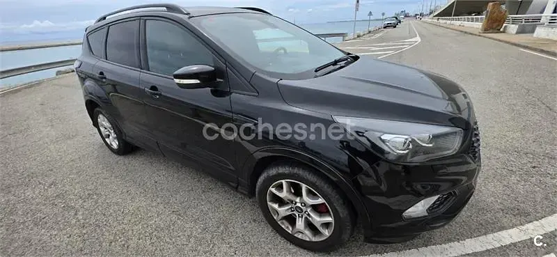 Usado Ford Kuga ST-Line 150 CV (110 kW) 2017 Negro SUV