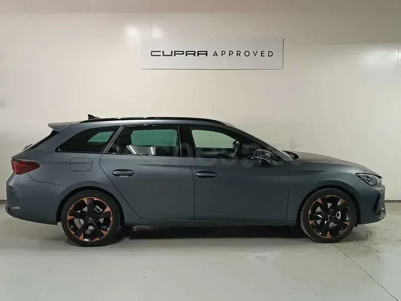 Usado Cupra Leon 150 CV (110 kW) 2025 Gris / plata Familiar