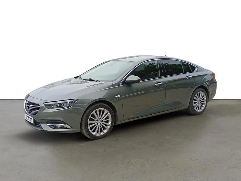 Usado Opel Insignia Innovation 136 HP (100 kW) 2019 Verde