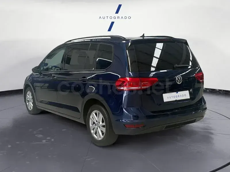 Usado VW Touran Business 116 CV (85 kW) 2020 Azul Monovolumen