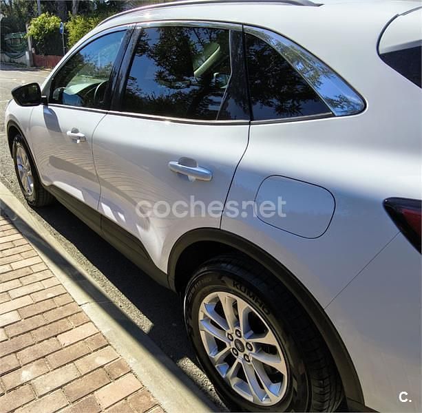 Usado Ford Kuga Titanium 190 CV (139 kW) 2022 Blanco SUV
