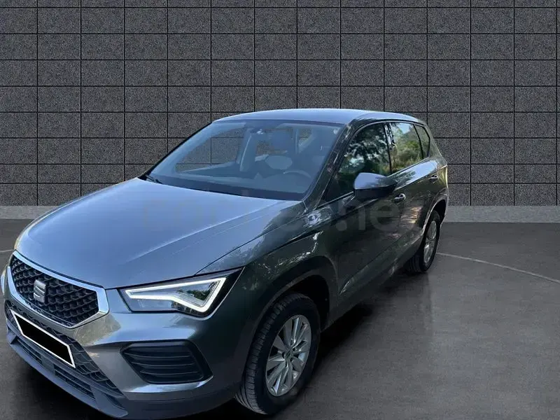 Usado Seat Ateca Reference 110 CV (80 kW) 2023 Gris / plata SUV