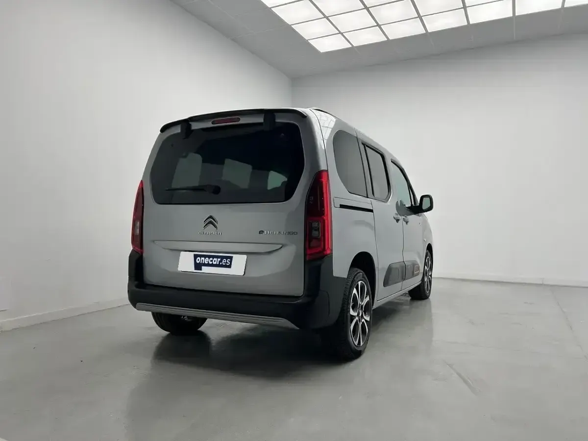Nuevo Citroën Berlingo Shine 100 kW (136 CV) 2025 Gris Monovolumen