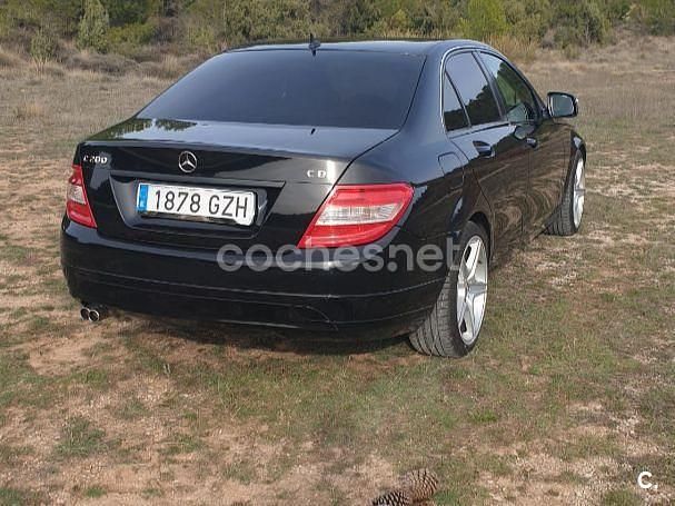 Usado Mercedes C200 Classic 122 CV (89 kW) 2007 Negro Berlina