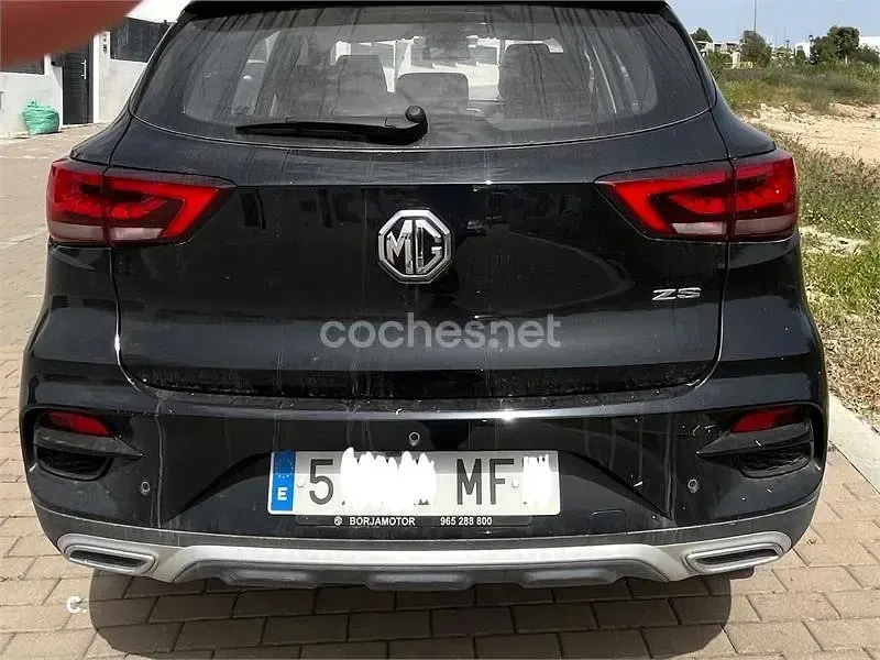 Usado MG ZS Luxury 106 CV (77 kW) 2023 Negro SUV
