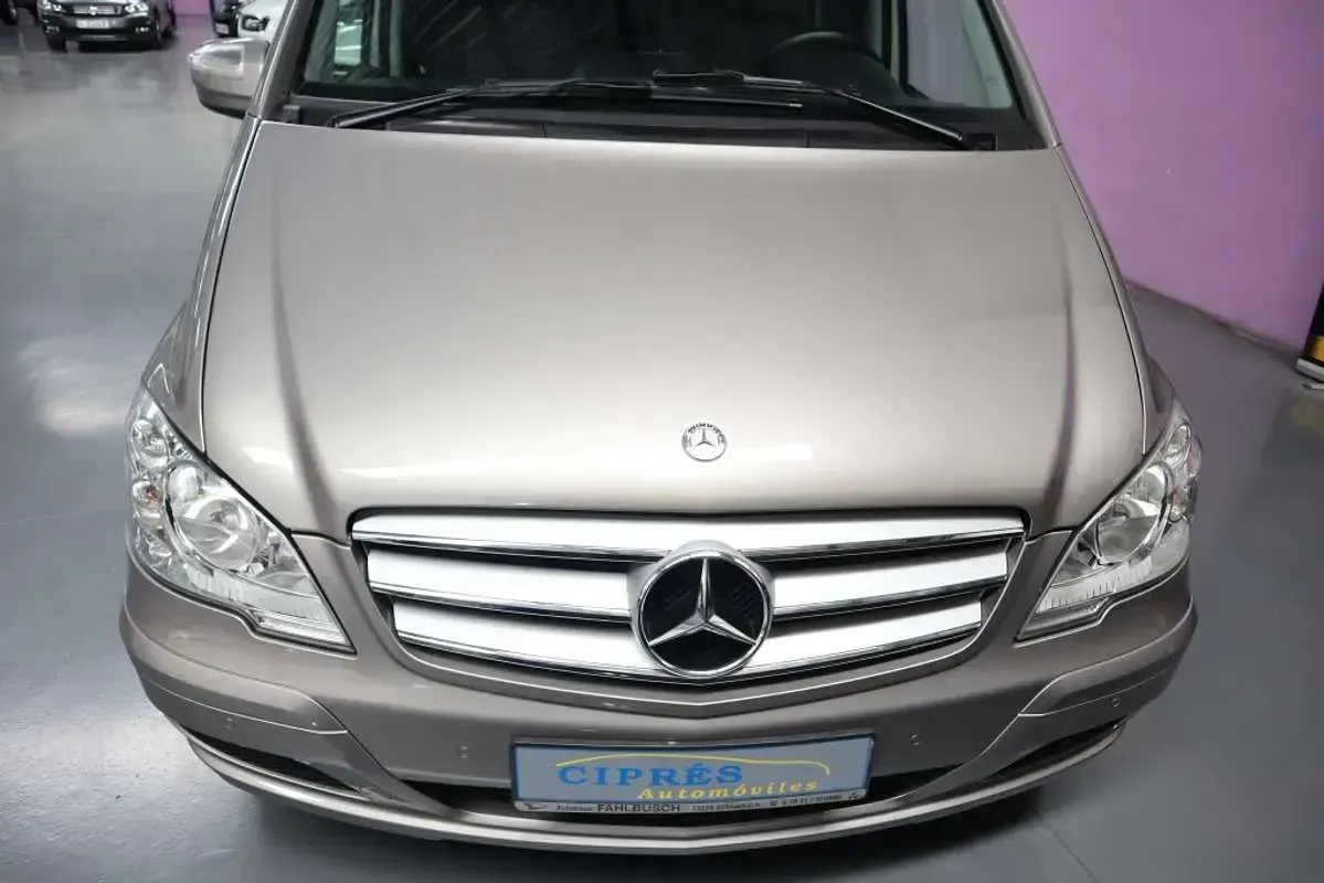 Usado Mercedes Viano 224 CV (164 kW) 2012 Gris Monovolumen