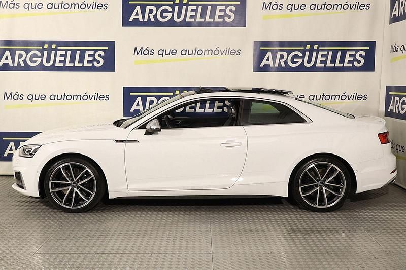 Usado Audi A5 Ambiente 354 CV (260 kW) 2017 Blanco Coupe