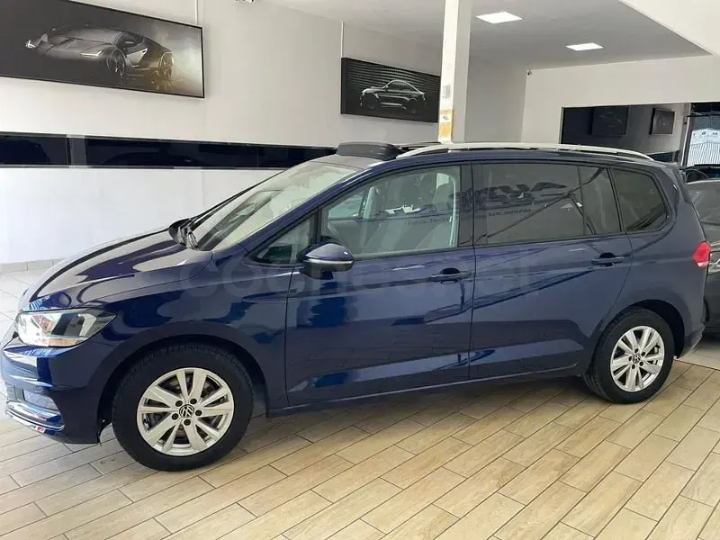 Usado VW Touran Advance 150 CV (110 kW) 2023 Azul Monovolumen